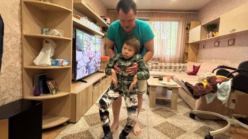 «Живу без права на хандру и болезнь»: как вдовец из Нижнего Новгорода в одиночку воспитывает сына с инвалидностью