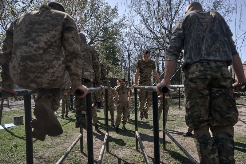 «Жёсткий сценарий»: Киев намерен пополнить ряды ВСУ за счёт ужесточения мобилизации